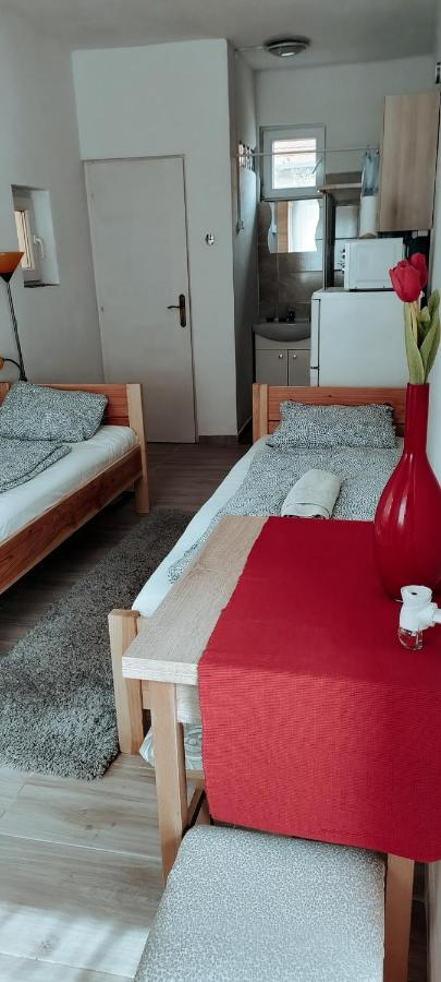 Napfeny Apartmanhaz Балатонберийнь Екстер'єр фото